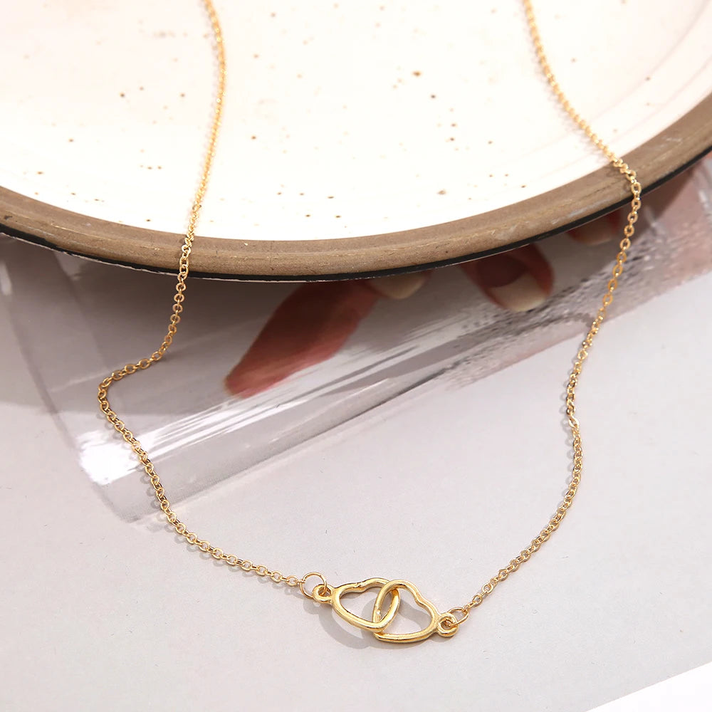 Simple Metal Hollow Double Heart Necklace for Women Creative Connected Heart Silver Color Clavicle Chain Necklace Party Jewelry