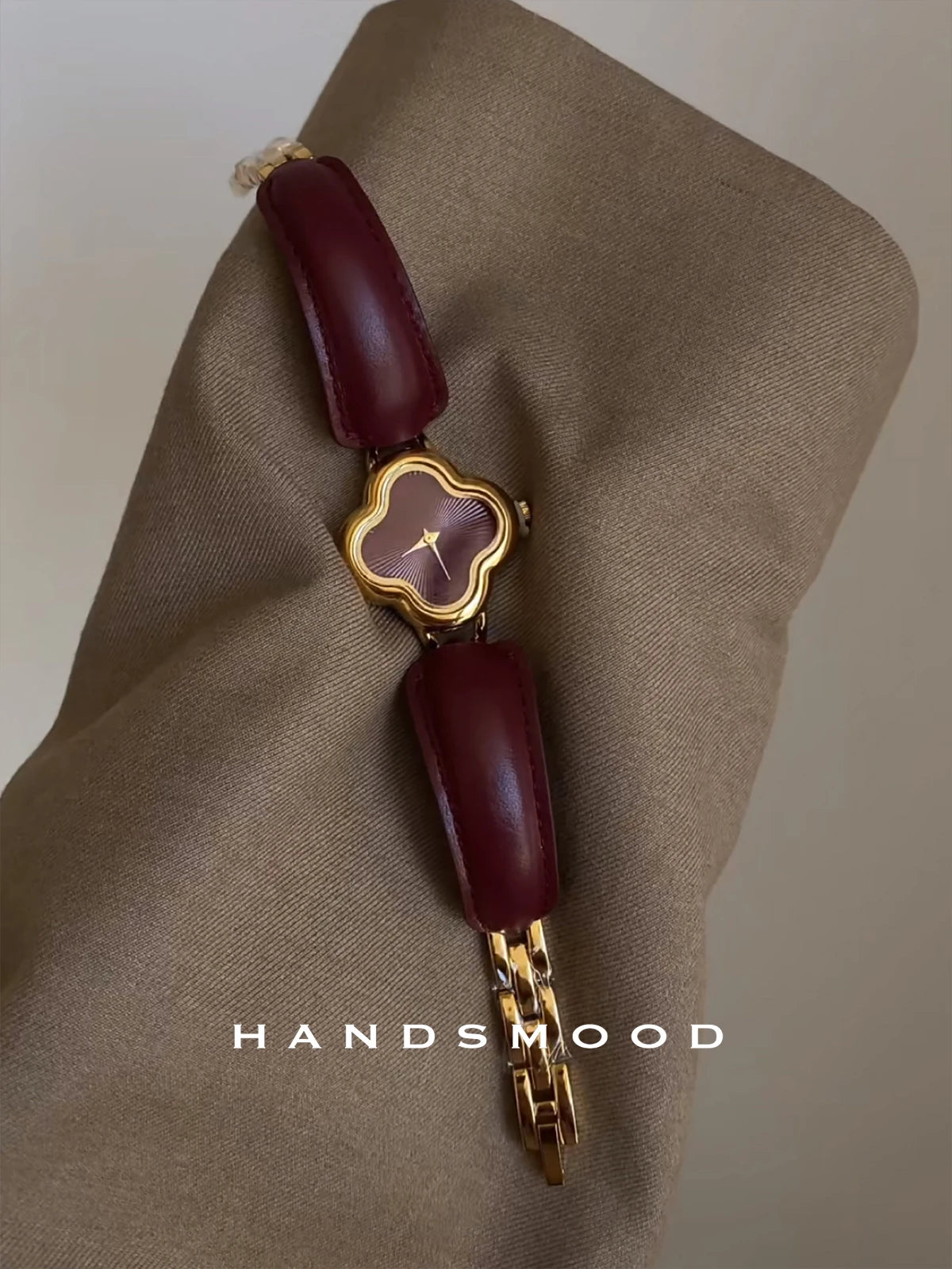 Retro High-End Luxury Gold Watch for Women: Versatile Quartz Timepiece, Vintage-Style Stainless Steel Gift for Women