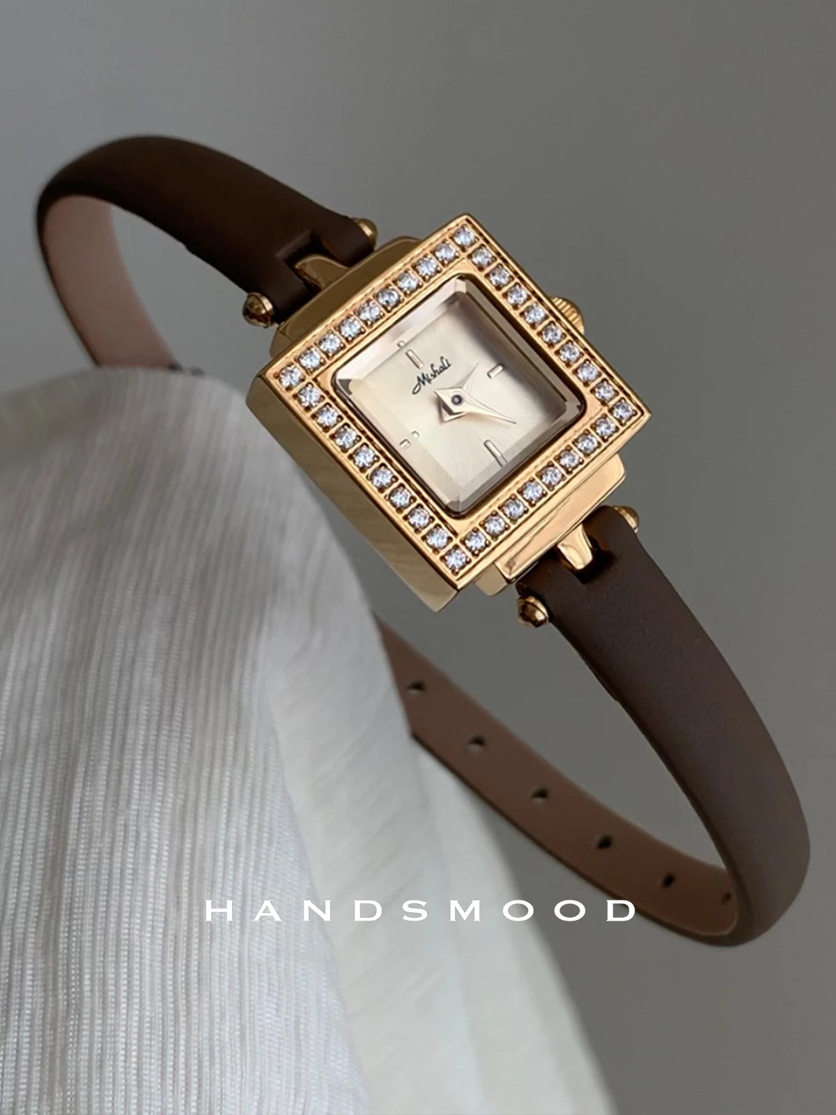 Retro High-End Luxury Gold Watch for Women: Versatile Quartz Timepiece, Vintage-Style Stainless Steel Gift for Women