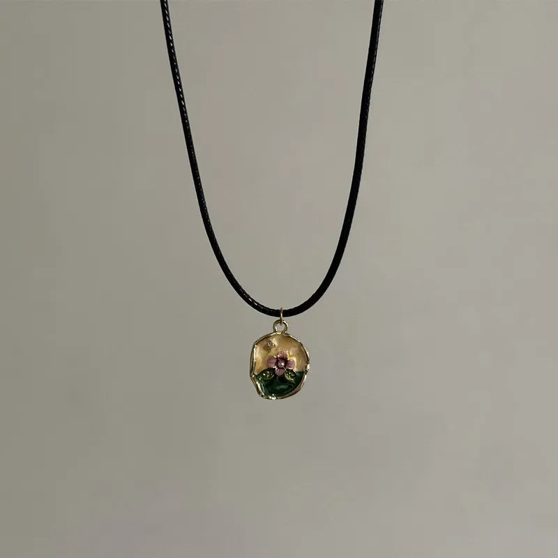 Vintage Drip Oil Flower Sun Pendant Necklace Leather Rope