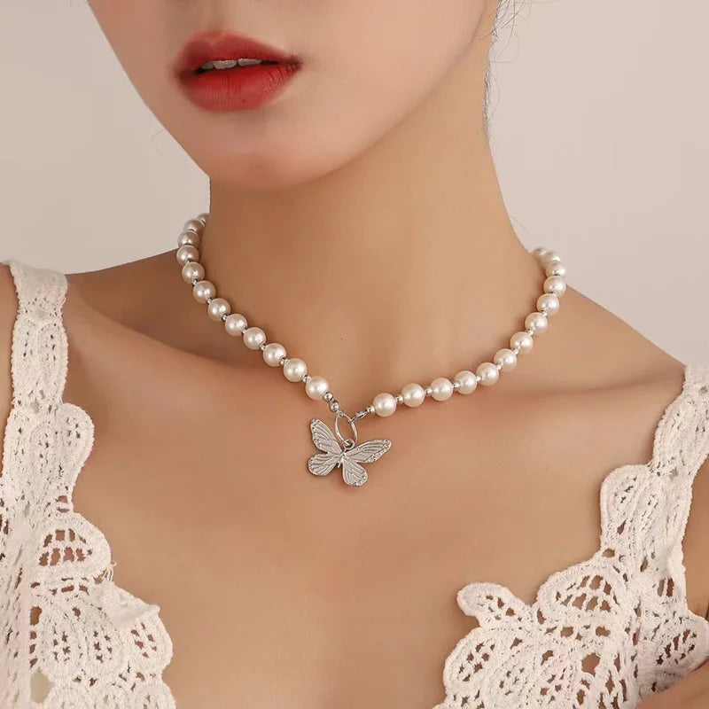 Elegant Baroque Pearl Necklace