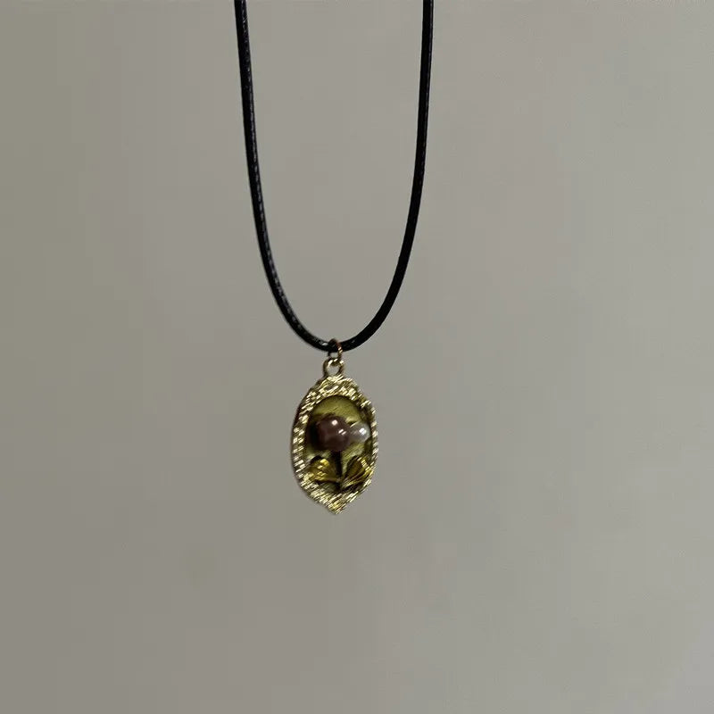 Vintage Drip Oil Flower Sun Pendant Necklace Leather Rope